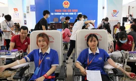 Thầy trò trường Kinh tế - Luật hiến máu trong ngày Valentine
