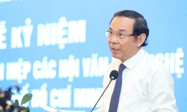 Bí thư TPHCM: 'Thành phố chưa có những cơ sở vật chất xứng tầm'