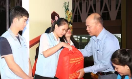 Chia sẻ xúc động của nữ công nhân TPHCM trong đêm 'Tết sum vầy' cùng các đồng nghiệp