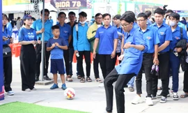 Thanh niên công nhân Đông Nam bộ hòa trong ngày hội lan toả năng lượng tích cực 