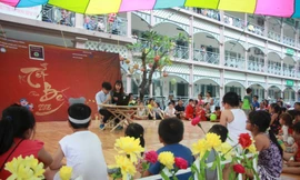 Mang Xuân ấm đến với bệnh nhi ngày giáp Tết 