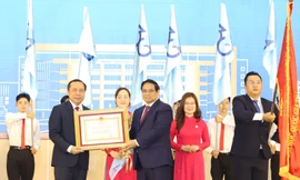 Thủ tướng trao Huân chương Lao động hạng Nhất tặng Đại học Quốc gia TPHCM