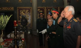 Gia đình, đồng đội tiễn biệt Anh hùng phi công Nguyễn Văn Bảy