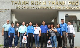 Hai tổ chức Đoàn chụp ảnh lưu niệm - Ảnh: Đức Duy