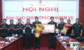Bàn giao chức trách, nhiệm vụ Phó Tư lệnh Quân khu 7