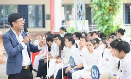 Chuyên gia giúp bạn trẻ ứng xử thông minh, quyết định đúng đắn trên không gian mạng