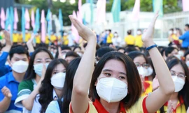 Xuân tình nguyện mang hơi ấm sẻ chia với bệnh nhân COVID-19