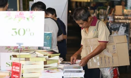 Hình ảnh truyền cảm hứng trong đêm giao thừa ở trung tâm TPHCM