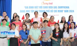  96 gia đình Việt đỡ đầu 162 sinh viên Lào, Campuchia