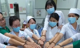 Chuyện 'bây giờ mới kể' những hy sinh thầm lặng của thầy thuốc tuyến đầu chống dịch