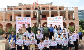 Tiếp sức đến trường 160 em nhỏ có hoàn cảnh khó khăn 