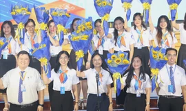 Nỗ lực trở thành công dân toàn cầu, tự tin ra biển lớn 