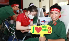 Chiến sĩ trẻ trường Quân sự năng nổ hiến máu tại ngày hội Chủ nhật Đỏ