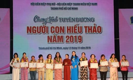 TPHCM tuyên dương 48 gương tiêu biểu về lòng hiếu thảo 