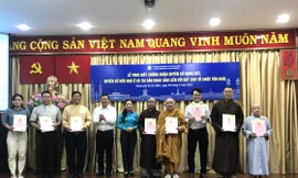 TPHCM trao sổ hồng cho nhiều cơ sở tôn giáo 