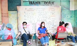 Tiếp nhận hơn 400 đơn vị máu nhân kỷ niệm 45 năm quan hệ ngoại giao Việt Nam - Thái Lan