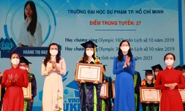 TPHCM tuyên dương 79 thủ khoa 