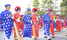 Ấm áp lễ cưới tập thể của 82 đôi uyên ương