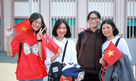 CĐV háo hức đổ về sân Thống Nhất trước giờ gặp U23 Việt Nam