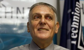 Nobel Hóa học 2011 thuộc về nhà khoa học Israel