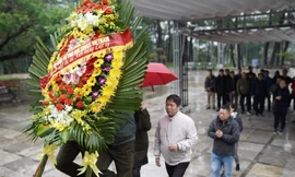 Hành trình dâng hương, tưởng niệm các anh hùng liệt sỹ là hoạt động thường xuyên của TNG Holdings Vietnam vào dịp 27/7 và dịp Tết hàng năm. 