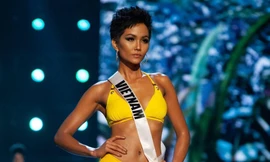 H'Hen Niê khóc khi chủ tịch Hoa hậu Hoàn vũ gọi là Á hậu 3