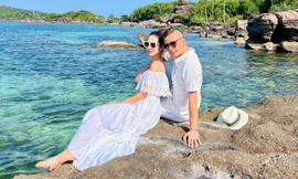 Jennifer Phạm khoe vai trần quyến rũ, tình tứ bên ông xã trên biển dịp đầu năm mới 