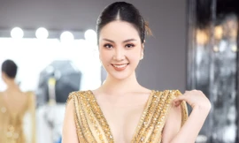 Thụy Vân diện váy xẻ sâu 