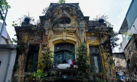 Cuộc sống trong biệt thự Pháp cổ ở 'đất vàng' Hà Nội