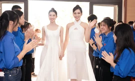 Đỗ Thị Hà, Á hậu Phương Nhi bị ‘vây kín’ trong tour tuyển sinh Hoa hậu Việt Nam 2022 tại Thanh Hoá