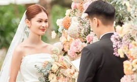 Á hậu Thùy Dung và chồng khóc khi đọc lời thề