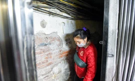 Ngõ 'lạ' ở Hà Nội: Đám hỏi 'không tráp', người mất không đóng áo quan