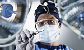 Bán 2 quả tinh hoàn lấy 35.000 USD