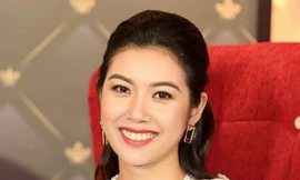 Á hậu quốc tế Thúy Vân vẫn đẹp rạng rỡ khi bị đào lại những tin tức từng là người yêu của hôn phu Lan Khuê.