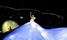 Người đẹp "Duyên dáng Bolero" Mỹ Ngọc đã diện váy khổng lồ.