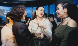 Hoa hậu Hà Kiều Anh vừa hội ngộ Thúy Hạnh, Thanh Mai trong sự kiện đã quy tụ rất nhiều Hoa hậu, ca sĩ, siêu mẫu…của làng giải trí Việt của NTK Chung Thanh Phong nhân dịp anh giới thiệu BST “Phong” tại TPHCM ngày 16/6.