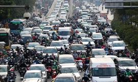 Người dân Thủ đô lại bị ám ảnh tắc đường những ngày cuối năm