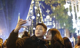 Lung linh đêm Giáng sinh tại Hà Nội