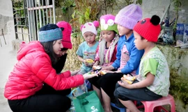 Luôn quan tâm đến người nghèo, đặc biệt là những trẻ em nghèo, CBNV Vietcombank đã lan tỏa các giá trị nhân văn đến với cộng đồng