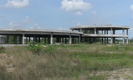 Bệnh viện nghìn tỷ sau ba năm vẫn hoang vu