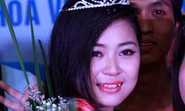 Nữ sinh thanh lịch 2012: Phùng Thị Hân đăng quang