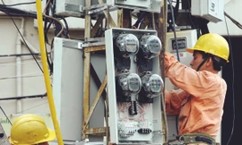 Tù mù căn cứ tăng giá điện