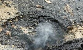 Vụ ‘mặt đường phát nổ, phun lửa’ vẫn trong vòng bí ẩn