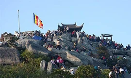 Giây phút sinh tử của chàng trai rơi xuống vực Yên Tử