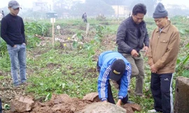 Thêm một vụ đào trộm mộ tại Hà Nội