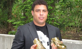 Ro “béo” được tặng giầy bằng vàng ròng