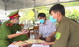 Công an xã tuyên truyền chủ trương, đường lối của Đảng và Nhà nước cho người dân