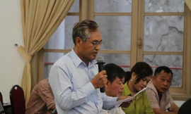 Cử tri quận Cầu Giấy phát biểu tại hội nghị