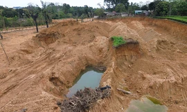 Vụ chiếm đất, đe dọa cán bộ ở Hà Nội: Xã 'cô đơn' do các đơn vị không phối hợp xử lý vi phạm?