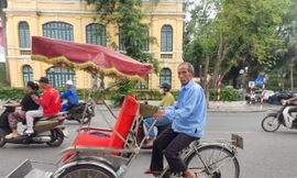 Cấp thẻ hành nghề với xe 'ôm', xích lô: Thêm gánh nặng cho cán bộ cơ sở 